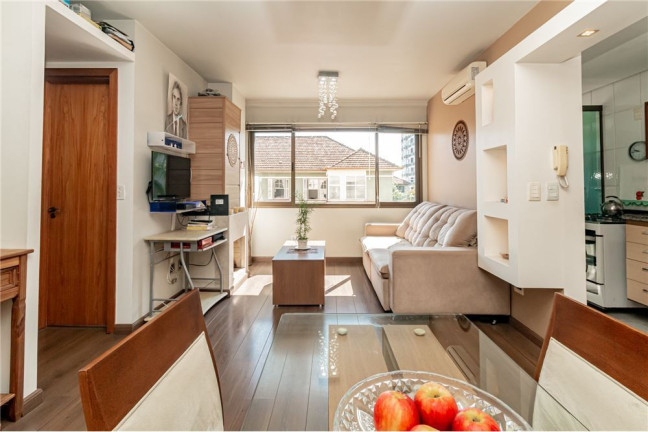 Imóvel com 1 Quarto à Venda,  em São João - Porto Alegre