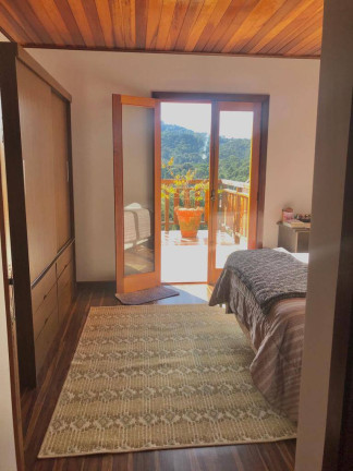 Imagem Sobrado com 3 Quartos à Venda, 210 m² em Parque Imbiry - Campos Do Jordão Imagem Sobrado com 3 Quartos à Venda, 210 m² em Parque Imbiry - Campos Do Jordão
