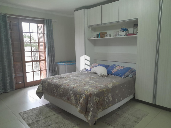 Imagem Casa com 3 Quartos à Venda, 220 m² em Juscelino Kubitschek - Santa Maria