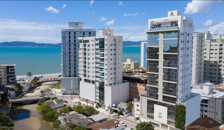 Imagem Apartamento com 3 Quartos à Venda, 230 m² em Itapema - Itapema