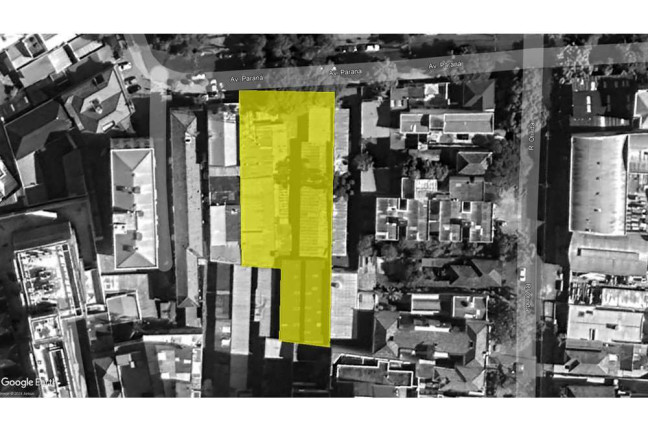 Imagem Terreno à Venda, 1.945 m² em Floresta - Porto Alegre Imagem Terreno à Venda, 1.945 m² em Floresta - Porto Alegre