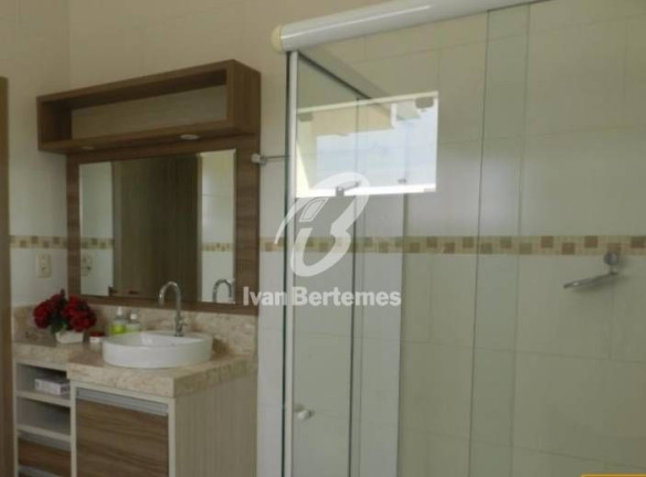 Imagem Sobrado com 4 Quartos para Temporada, em Canto Grande - Bombinhas Imagem Sobrado com 4 Quartos para Temporada, em Canto Grande - Bombinhas