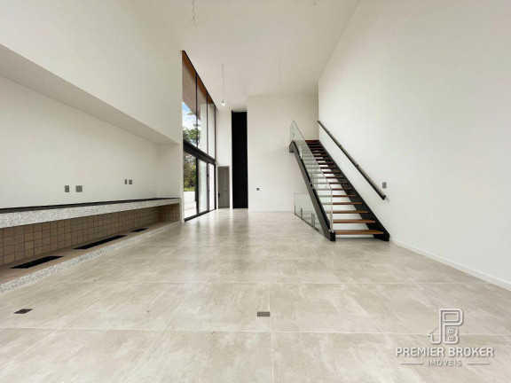 Imagem Casa com 4 Quartos à Venda, 330 m² em Várzea - Teresópolis