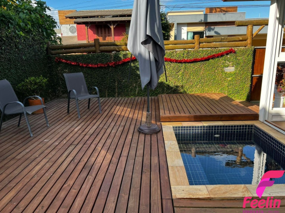 Imagem Casa com 3 Quartos à Venda, 170 m² em Rio Tavares - Florianópolis Imagem Casa com 3 Quartos à Venda, 170 m² em Rio Tavares - Florianópolis