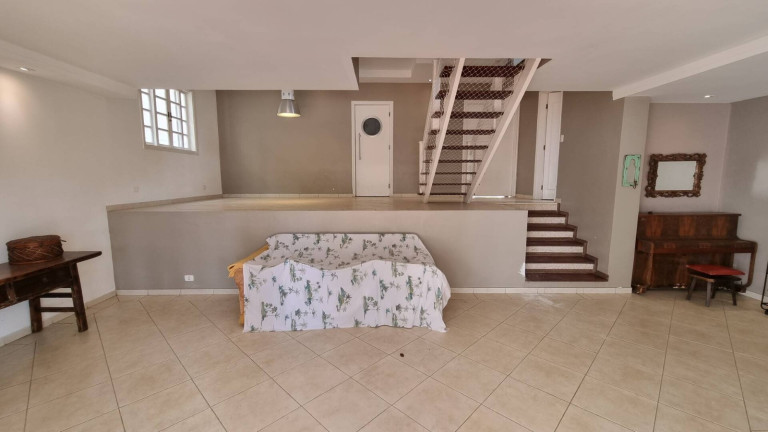 Imagem Casa com 4 Quartos para Alugar, 300 m² em Santana De Parnaíba - Santana De Parnaíba