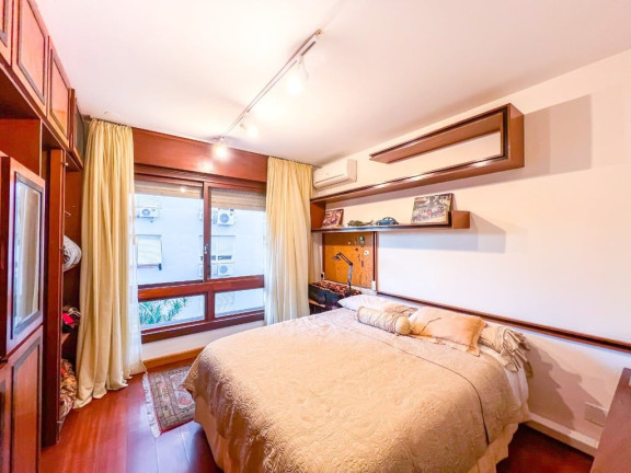 Imagem Apartamento com 3 Quartos à Venda, 240 m² em Moinhos De Vento - Porto Alegre Imagem Apartamento com 3 Quartos à Venda, 240 m² em Moinhos De Vento - Porto Alegre