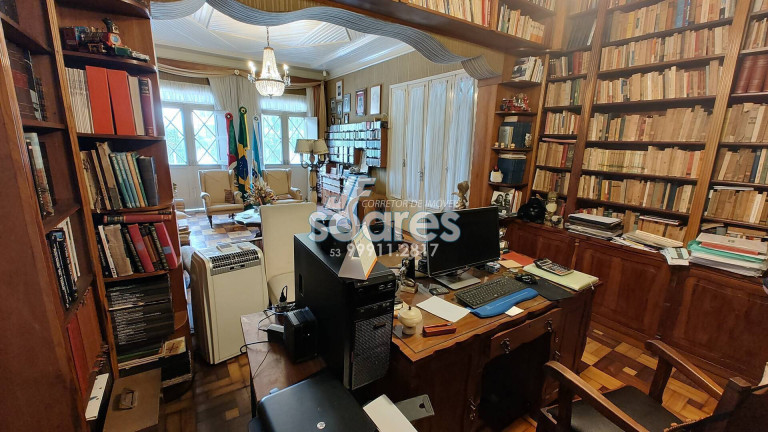 Imagem Casa com 5 Quartos à Venda, 620 m² em Centro - Pelotas