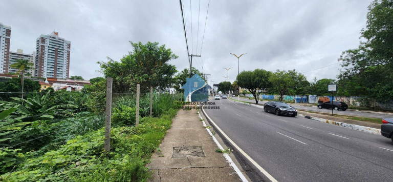 Imagem Terreno à Venda, 3 m² em Dom Pedro I - Manaus Imagem Terreno à Venda, 3 m² em Dom Pedro I - Manaus