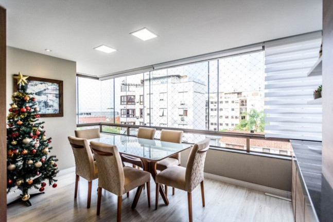 Imagem Imóvel com 3 Quartos à Venda, 241 m² em Jardim Lindóia - Porto Alegre Imagem Imóvel com 3 Quartos à Venda, 241 m² em Jardim Lindóia - Porto Alegre