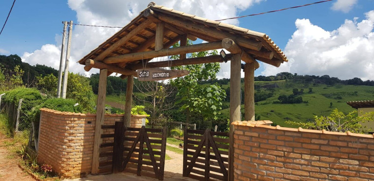 Imagem Chácara com 3 Quartos à Venda, 24.000 m² em Pedra Bela