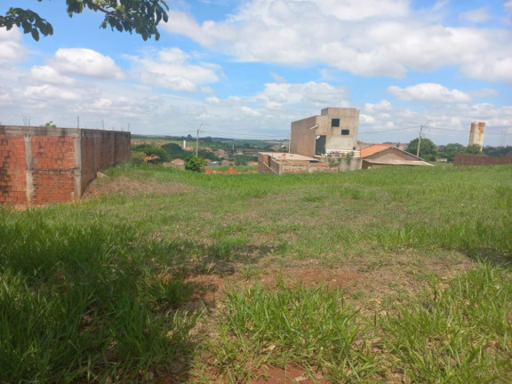 Terreno à Venda, 180 m² em Centro - Getulina