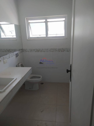 Imagem Casa com 4 Quartos à Venda, em Guarulhos Imagem Casa com 4 Quartos à Venda, em Guarulhos