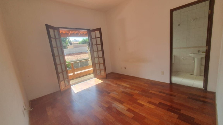 Foto do imóvel Sobrado com 3 Quartos à Venda, 150 m² em Bosque Dos Eucaliptos - São José Dos Campos