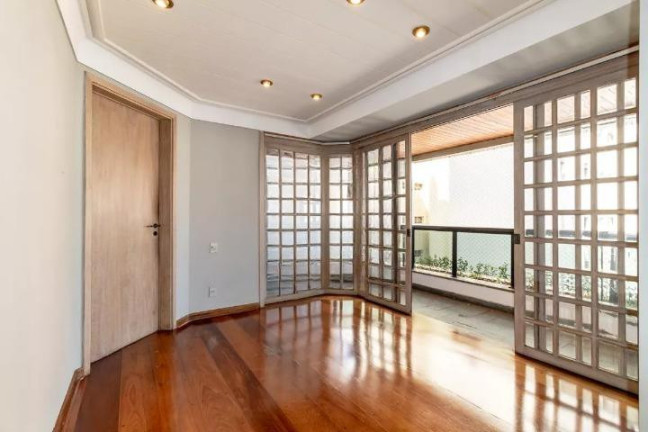 Imagem Apartamento com 3 Quartos para Alugar, 192 m² em Vila Uberabinha - São Paulo