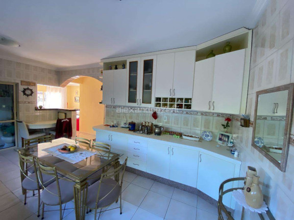 Imagem Casa com 6 Quartos à Venda, 242 m² em José Amândio - Bombinhas Imagem Casa com 6 Quartos à Venda, 242 m² em José Amândio - Bombinhas