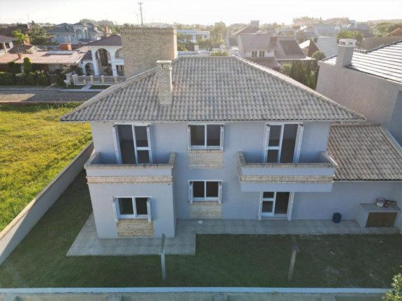 Imagem Sobrado com 5 Quartos à Venda, 290 m² em Atlântida - Xangri-la