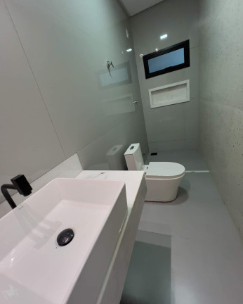 Imagem Casa com 4 Quartos à Venda, 196 m² em Moinho Dos Ventos - Goiania Imagem Casa com 4 Quartos à Venda, 196 m² em Moinho Dos Ventos - Goiania