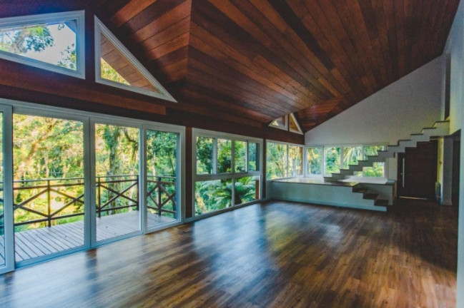 Imagem Casa de Condomínio com 4 Quartos à Venda, 389 m² em Centro - Gramado