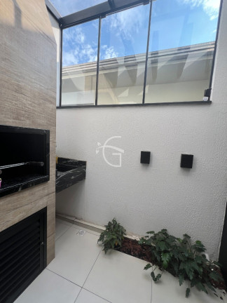 Imagem Casa com 3 Quartos à Venda, em Glória - Joinville Imagem Casa com 3 Quartos à Venda, em Glória - Joinville