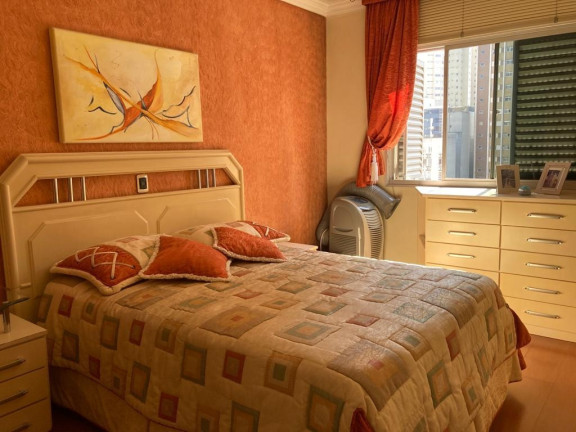 Imagem Apartamento com 3 Quartos à Venda, 179 m² em Centro - Curitiba