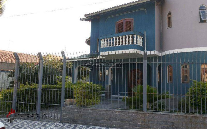 Sobrado com 4 Quartos à Venda, 710 m² em Solemar - Praia Grande
