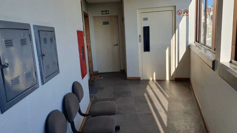 Imagem Sala Comercial à Venda, 59 m² em Menino Deus - Porto Alegre Imagem Sala Comercial à Venda, 59 m² em Menino Deus - Porto Alegre