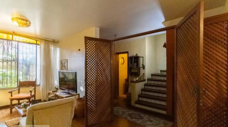 Imagem Casa com 3 Quartos à Venda, 240 m² em Vila Mariana - São Paulo Imagem Casa com 3 Quartos à Venda, 240 m² em Vila Mariana - São Paulo