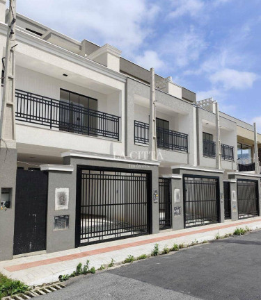 Sobrado com 2 Quartos à Venda, 172 m² em São Judas - Itajaí