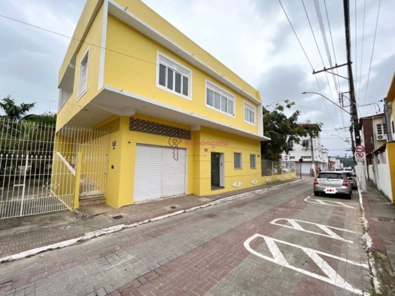 Sobrado com 4 Quartos à Venda,  em Centro - Anchieta