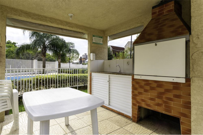 Imagem Imóvel com 2 Quartos à Venda, em São Sebastião - Porto Alegre Imagem Imóvel com 2 Quartos à Venda, em São Sebastião - Porto Alegre