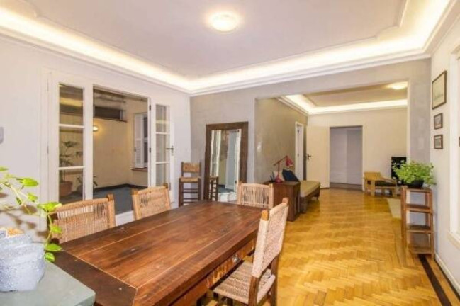 Imagem Apartamento com 3 Quartos à Venda, 150 m² em Floresta - Porto Alegre Imagem Apartamento com 3 Quartos à Venda, 150 m² em Floresta - Porto Alegre