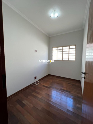Imagem Casa com 3 Quartos à Venda, 180 m² em Prolongamento Jardim ângela Rosa - Franca Imagem Casa com 3 Quartos à Venda, 180 m² em Prolongamento Jardim ângela Rosa - Franca