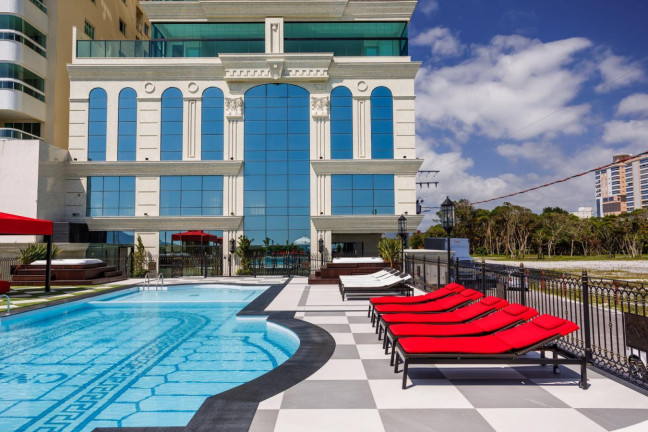 Apartamento com 3 Quartos à Venda, 180 m² em Meia Praia - Itapema