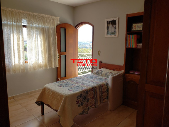 Imagem Casa com 4 Quartos à Venda, 310 m² em Bairro Federal - Campanha Imagem Casa com 4 Quartos à Venda, 310 m² em Bairro Federal - Campanha