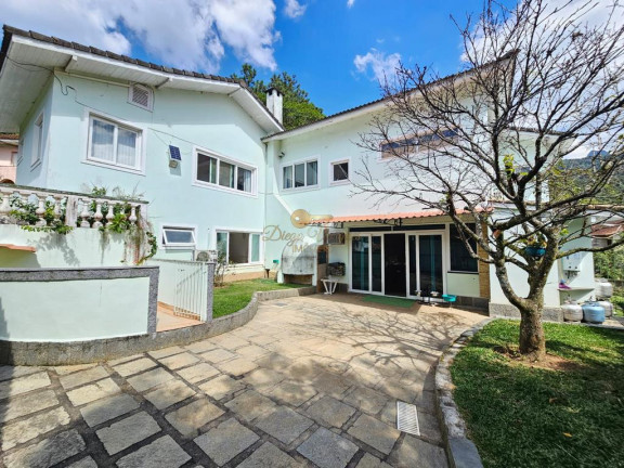 Casa com 4 Quartos à Venda, 400 m² em Comary - Teresópolis