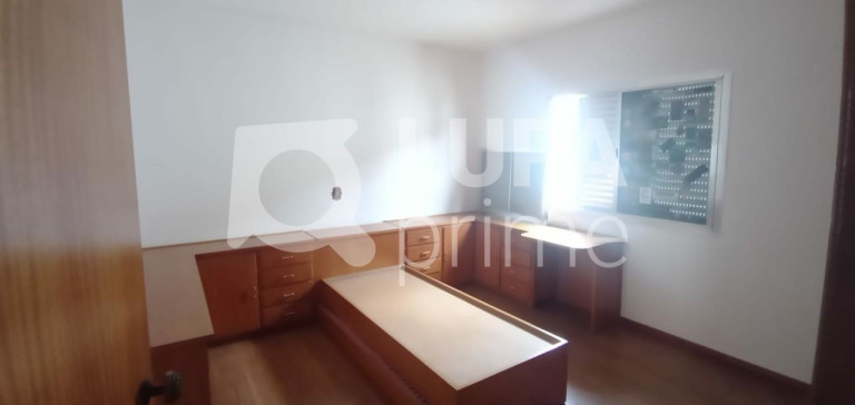 Imagem Casa com 4 Quartos à Venda, 220 m² em Jardim Guanca - São Paulo Imagem Casa com 4 Quartos à Venda, 220 m² em Jardim Guanca - São Paulo