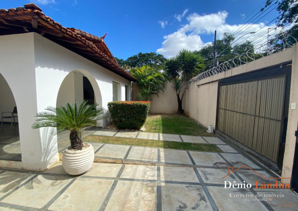Imagem Casa com 3 Quartos à Venda, 220 m² em Jardim São Luiz - Montes Claros