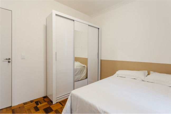 Imagem Imóvel com 4 Quartos à Venda, em Centro - Florianópolis Imagem Imóvel com 4 Quartos à Venda, em Centro - Florianópolis