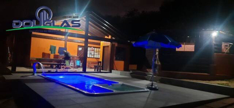 Imagem Casa com 2 Quartos à Venda, 700 m² em Viamão Imagem Casa com 2 Quartos à Venda, 700 m² em Viamão