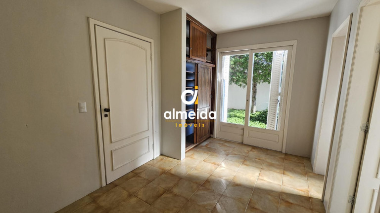 Casa com 4 Quartos à Venda, 480 m² em Nossa Senhora De Lourdes - Santa Maria