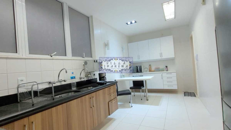 Imagem Apartamento com 4 Quartos à Venda ou Locação, 240 m² em Copacabana - Rio De Janeiro Imagem Apartamento com 4 Quartos à Venda ou Locação, 240 m² em Copacabana - Rio De Janeiro