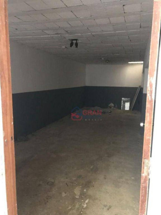 Imagem Galpão para Alugar, 1.000 m² em Fazendinha - Curitiba Imagem Galpão para Alugar, 1.000 m² em Fazendinha - Curitiba