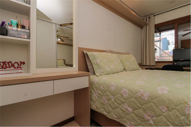 Imagem Casa com 2 Quartos à Venda, em Hípica - Porto Alegre Imagem Casa com 2 Quartos à Venda, em Hípica - Porto Alegre