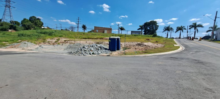 Terreno à Venda, 205 m² em Parque Nova Jandira - Barueri