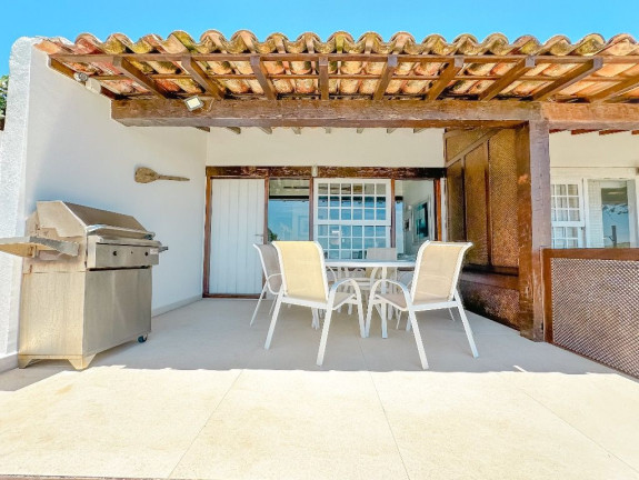 Imagem Casa com 4 Quartos à Venda, 180 m² em Geribá - Armação Dos Búzios