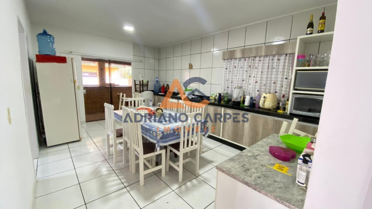 Imagem Casa com 3 Quartos para Alugar ou Temporada, 165 m² em Gravatá - Navegantes