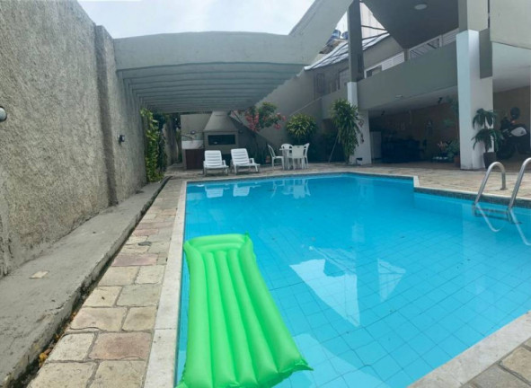 Casa com 4 Quartos à Venda, 472 m²