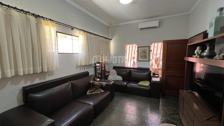 Imagem Casa com 3 Quartos à Venda, 205 m² em Centro - São José Do Rio Preto Imagem Casa com 3 Quartos à Venda, 205 m² em Centro - São José Do Rio Preto