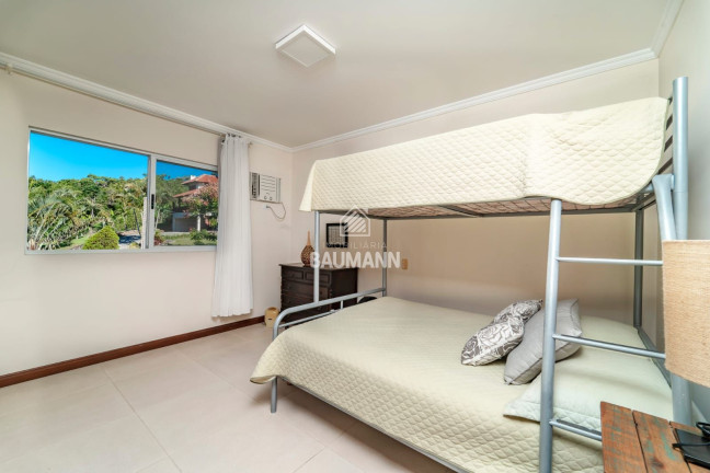 Imagem Casa com 7 Quartos à Venda, 408 m² em Centro - Bombinhas
