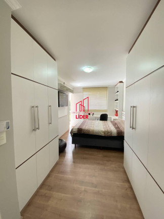 Imagem Casa com 3 Quartos à Venda, 181 m² em São Lourenço - Curitiba Imagem Casa com 3 Quartos à Venda, 181 m² em São Lourenço - Curitiba